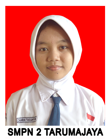 Portrait photo of Zahra Tusshyfa, female student, Angkatan 2024/2025, medium length hair, smiling
